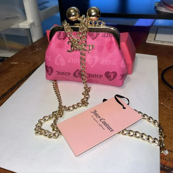 ❤️Juicy Couture Girls Just Wanna Have Fun  Kisslock Coin Purse On Gold Chain☆ - Picture 3 of 3